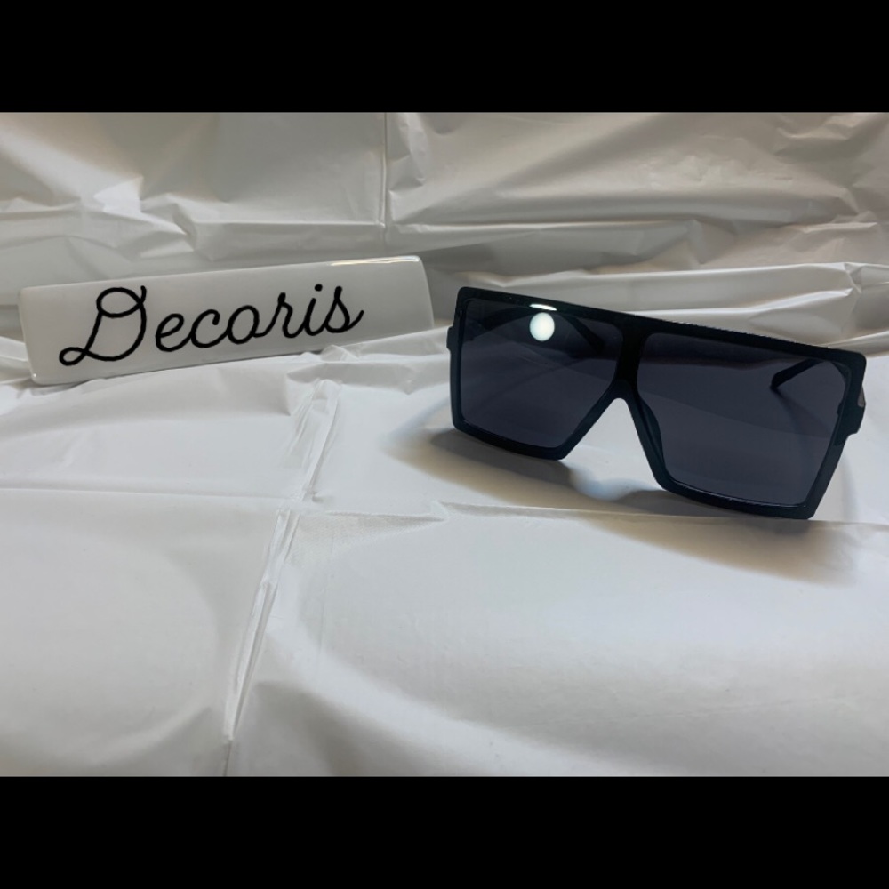 Over Sizes Sunglasses - Picture 3 of 13